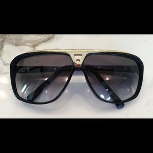 Authentic Louis Vuitton Evidence Sungasses